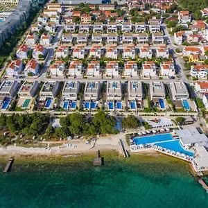 https://sunset-apartment-petrcane.hotelinzadar.com